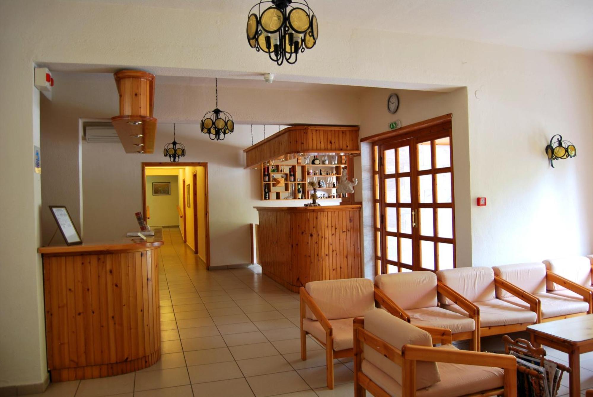 Yannis Hotel Krinidhes Екстер'єр фото